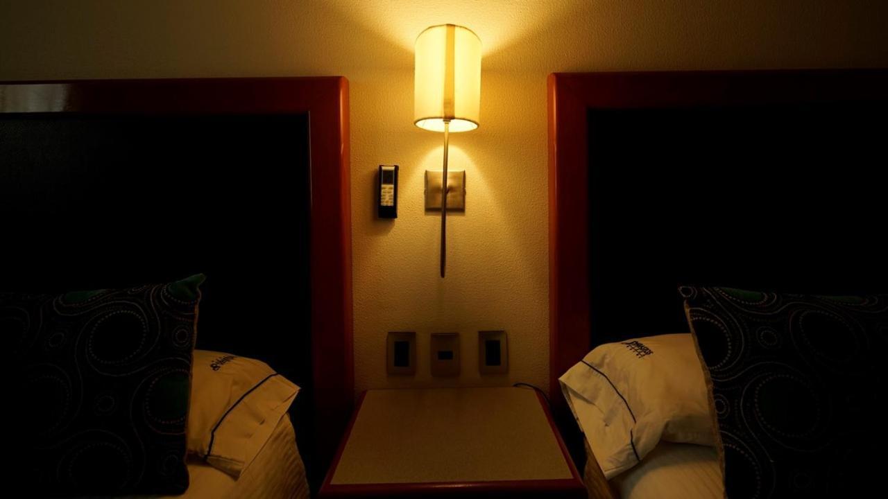 Hotel Abastos Plaza Mexico by Eksteriør bilde
