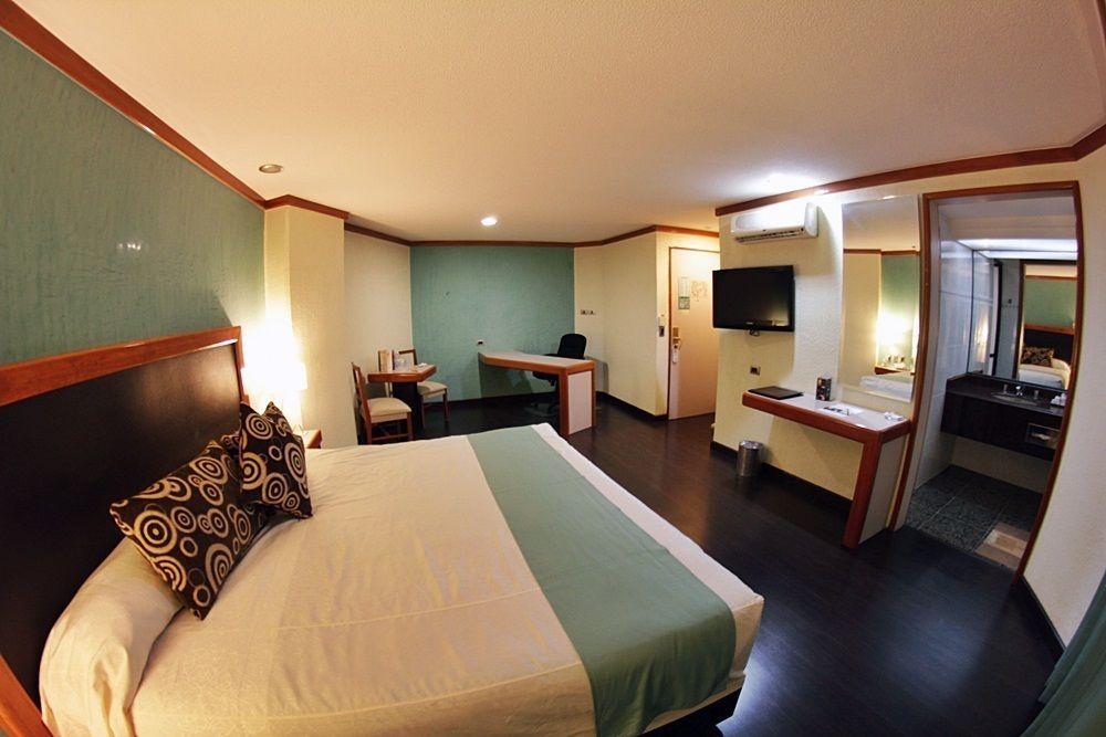 Hotel Abastos Plaza Mexico by Eksteriør bilde